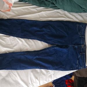 Mid-rise blue jeggings